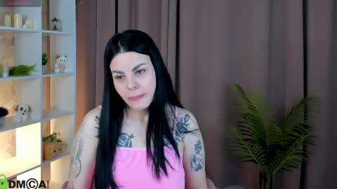 Oliviabagheera online show from April 9, 5:29 am