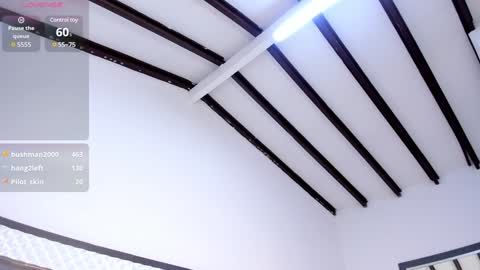 Snapshot of oliviaburningmilf chatting on January 18, 2:14 am Olivia Burning online show from January 18, 2:14 am