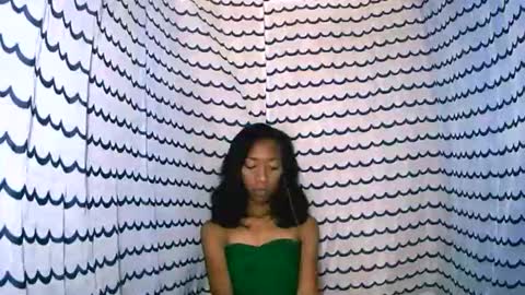 oliviah27 online show from October 30, 7:14 pm