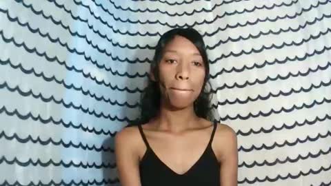 oliviah27 online show from December 4, 7:00 pm