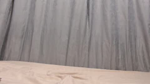 oliviajohnson20 online show from December 5, 3:04 am