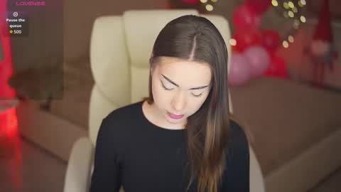 Snapshot of oliviamoore_ chatting on February 16, 1:51 pm Olivia online show from February 16, 1:51 pm