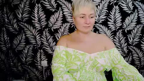 Kelly online show from December 16, 3:43 pm