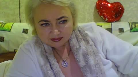 Snapshot of oliviaparadise chatting on December 2, 9:35 am oliviaparadise online show from December 2, 9:35 am