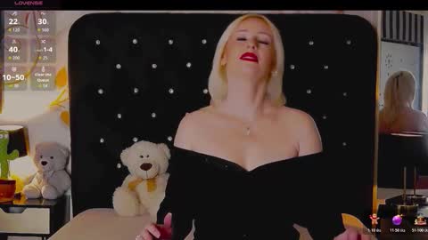 Olivia online show from December 13, 9:42 pm