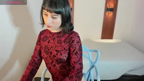 oliviawolf3 online show from November 28, 4:15 am