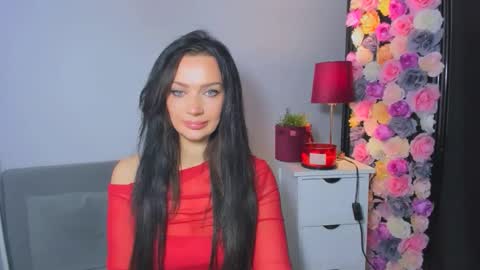 OliviaWomen online show from November 12, 9:32 am