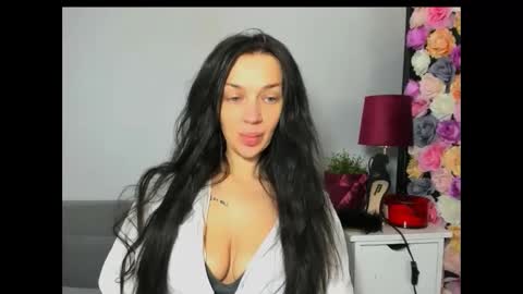 OliviaWomen online show from January 16, 9:46 am