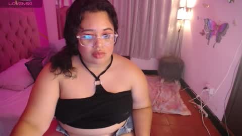 oliviia_cute online show from October 10, 4:33 am