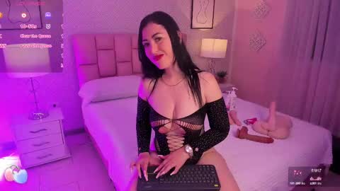 Oliviaa online show from March 10, 12:15 pm