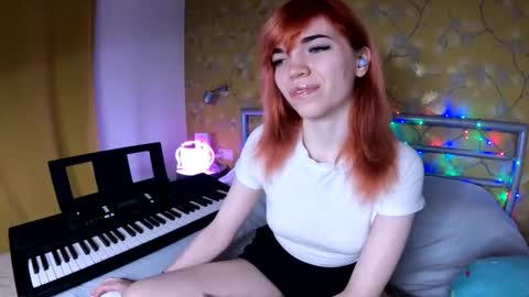 Angelina Lina online show from December 18, 8:15 pm