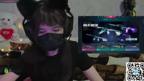 Snapshot of ollie_baird chatting on December 1, 6:51 am Ollie online show from December 1, 6:51 am