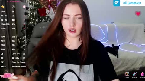 Snapshot of ollie_jamess chatting on February 10, 6:56 pm ollie_jamess online show from February 10, 6:56 pm