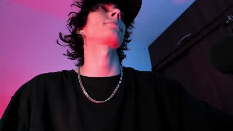     online show from December 7, 7:49 am