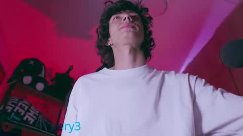     online show from November 18, 1:22 am