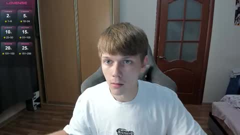 Oliver and Mira online show from November 10, 9:25 pm