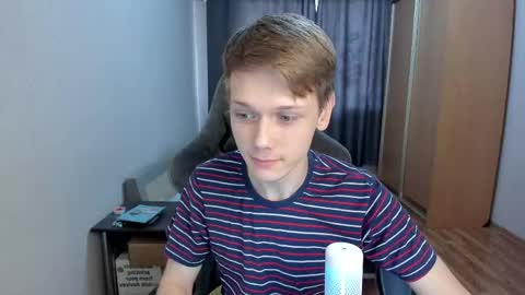 Snapshot of olvr_zoolander chatting on May 12, 12:35 pm Oliver and Mira online show from May 12, 12:35 pm