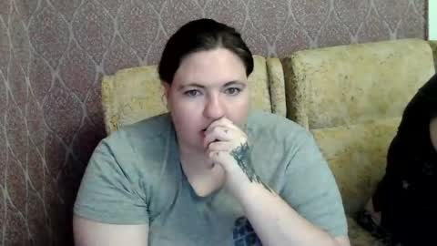 OlyaAndNetty online show from June 12, 5:01 pm