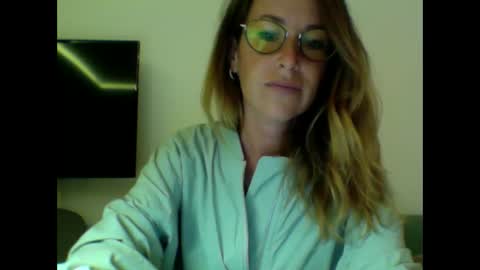 Snapshot of olyra11 chatting on October 26, 9:42 pm olyra11 online show from October 26, 9:42 pm
