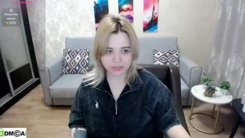 Snapshot of omg_itsperfect chatting on November 10, 8:52 pm Fina online show from November 10, 8:52 pm