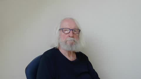 Snapshot of onanister chatting on January 1, 3:03 pm Somewhere over the rainbow online show from January 1, 3:03 pm