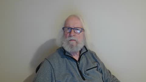 Snapshot of onanister chatting on January 2, 9:50 pm Somewhere over the rainbow online show from January 2, 9:50 pm