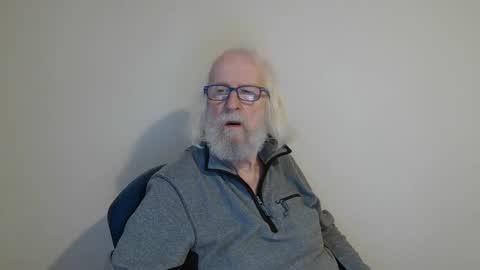 Snapshot of onanister chatting on January 5, 7:38 am Somewhere over the rainbow online show from January 5, 7:38 am