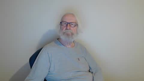 Snapshot of onanister chatting on January 8, 6:20 am Somewhere over the rainbow online show from January 8, 6:20 am