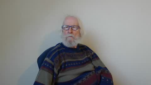 Snapshot of onanister chatting on January 12, 8:04 am Somewhere over the rainbow online show from January 12, 8:04 am