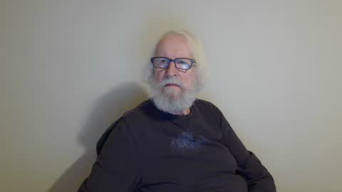 Snapshot of onanister chatting on January 15, 8:26 pm Somewhere over the rainbow online show from January 15, 8:26 pm