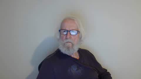 Snapshot of onanister chatting on January 20, 9:01 pm Somewhere over the rainbow online show from January 20, 9:01 pm