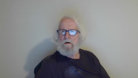 Snapshot of onanister chatting on January 21, 9:04 pm Somewhere over the rainbow online show from January 21, 9:04 pm