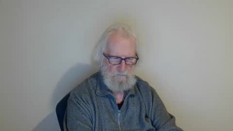 Snapshot of onanister chatting on January 23, 9:18 pm Somewhere over the rainbow online show from January 23, 9:18 pm