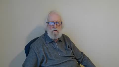 Snapshot of onanister chatting on January 25, 7:38 am Somewhere over the rainbow online show from January 25, 7:38 am