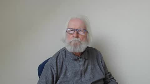 Snapshot of onanister chatting on January 25, 12:47 pm Somewhere over the rainbow online show from January 25, 12:47 pm