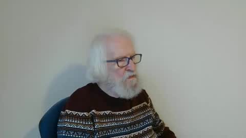 Snapshot of onanister chatting on January 28, 7:53 am Somewhere over the rainbow online show from January 28, 7:53 am