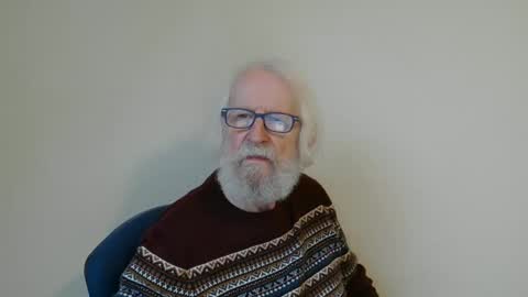 Snapshot of onanister chatting on January 30, 7:50 am Somewhere over the rainbow online show from January 30, 7:50 am