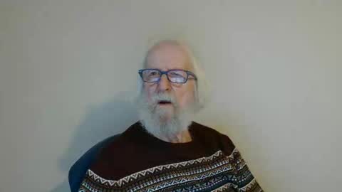 Snapshot of onanister chatting on February 1, 7:36 am Somewhere over the rainbow online show from February 1, 7:36 am