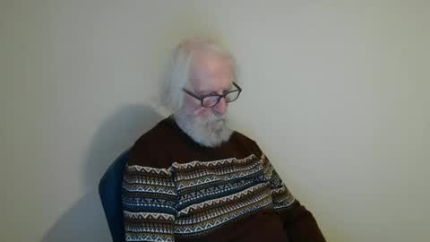 Snapshot of onanister chatting on February 1, 4:11 pm Somewhere over the rainbow online show from February 1, 4:11 pm