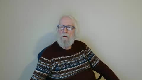 Snapshot of onanister chatting on February 2, 7:52 am Somewhere over the rainbow online show from February 2, 7:52 am