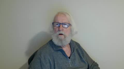 Snapshot of onanister chatting on February 7, 8:53 pm Somewhere over the rainbow online show from February 7, 8:53 pm