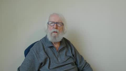 Snapshot of onanister chatting on February 8, 7:48 am Somewhere over the rainbow online show from February 8, 7:48 am