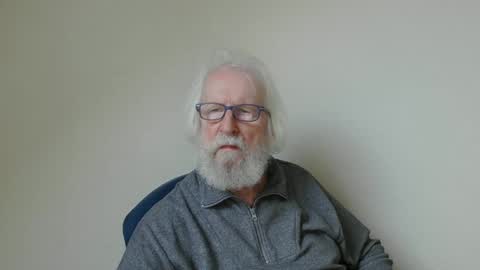 Snapshot of onanister chatting on February 10, 8:31 am Somewhere over the rainbow online show from February 10, 8:31 am