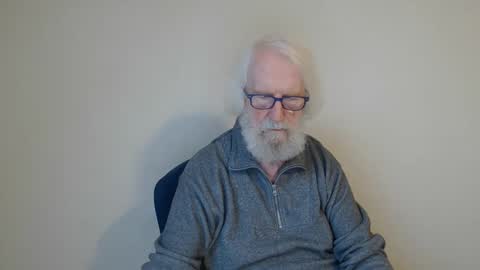 Snapshot of onanister chatting on February 12, 7:23 am Somewhere over the rainbow online show from February 12, 7:23 am