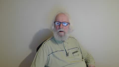 Snapshot of onanister chatting on February 12, 9:43 pm Somewhere over the rainbow online show from February 12, 9:43 pm