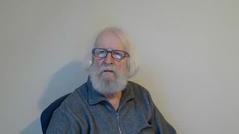 Snapshot of onanister chatting on February 13, 7:45 am Somewhere over the rainbow online show from February 13, 7:45 am