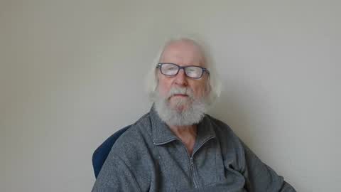 Snapshot of onanister chatting on February 15, 7:38 am Somewhere over the rainbow online show from February 15, 7:38 am