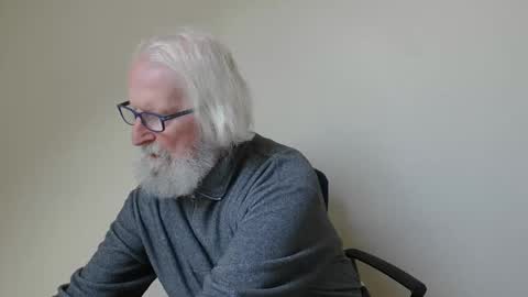 Snapshot of onanister chatting on February 16, 2:43 pm Somewhere over the rainbow online show from February 16, 2:43 pm