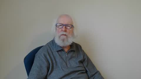 Snapshot of onanister chatting on February 19, 8:22 am Somewhere over the rainbow online show from February 19, 8:22 am