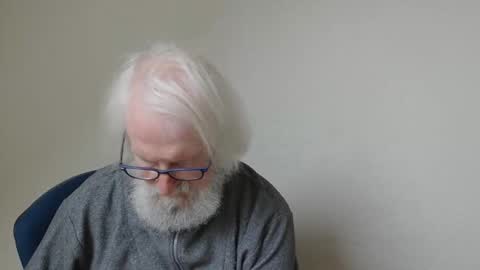 Snapshot of onanister chatting on February 19, 1:28 pm Somewhere over the rainbow online show from February 19, 1:28 pm